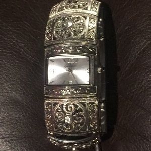 BLING!! Super Shiny Ladies Geneva watch